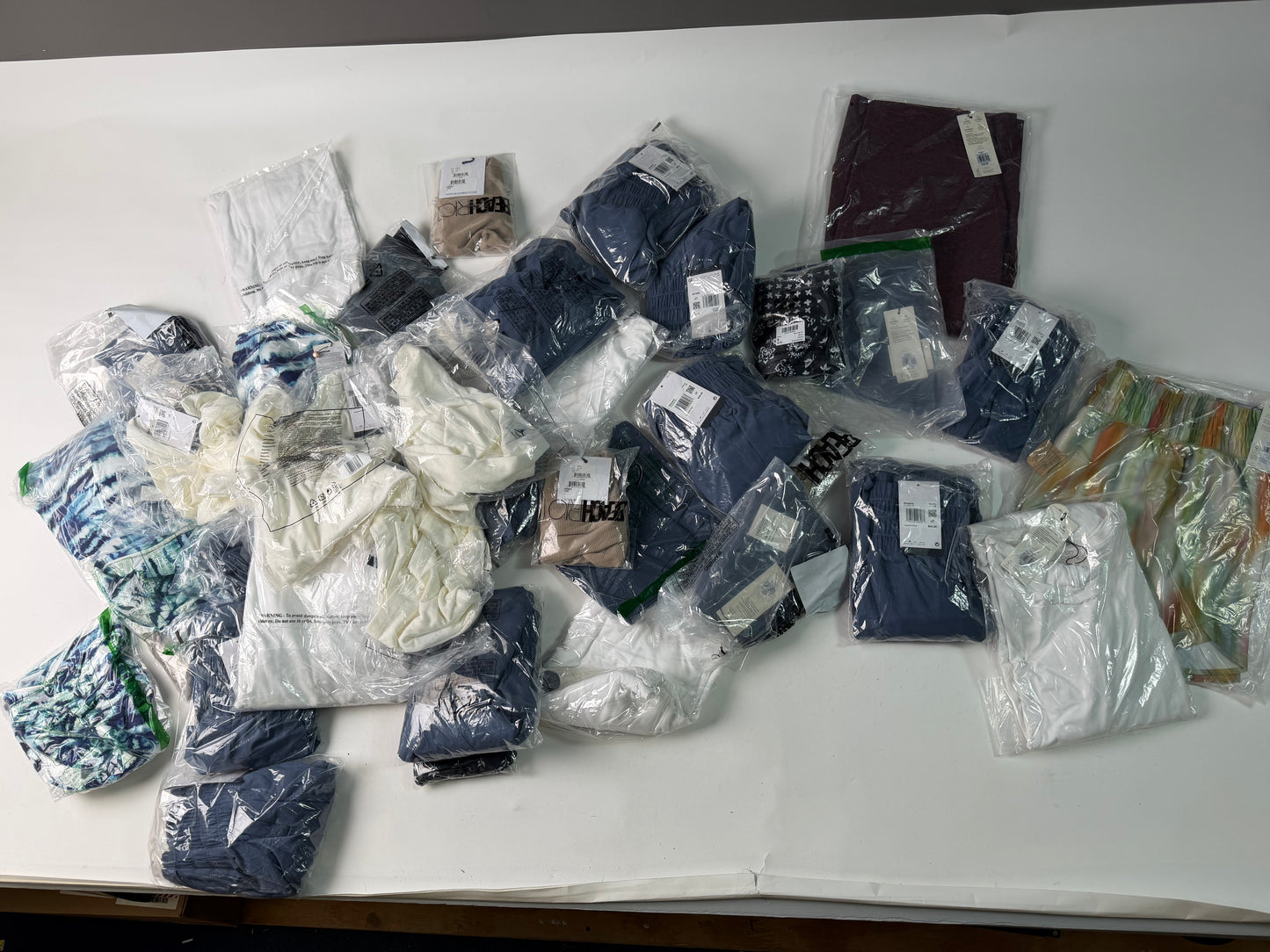 25+ BRAND NEW in packaging items from Dick's Sporting Goods. Calia, Nike, DSG, Jordan, and more!