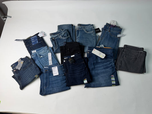 11 Pairs of brand new jeans! Variety of brands, sizes, colors.