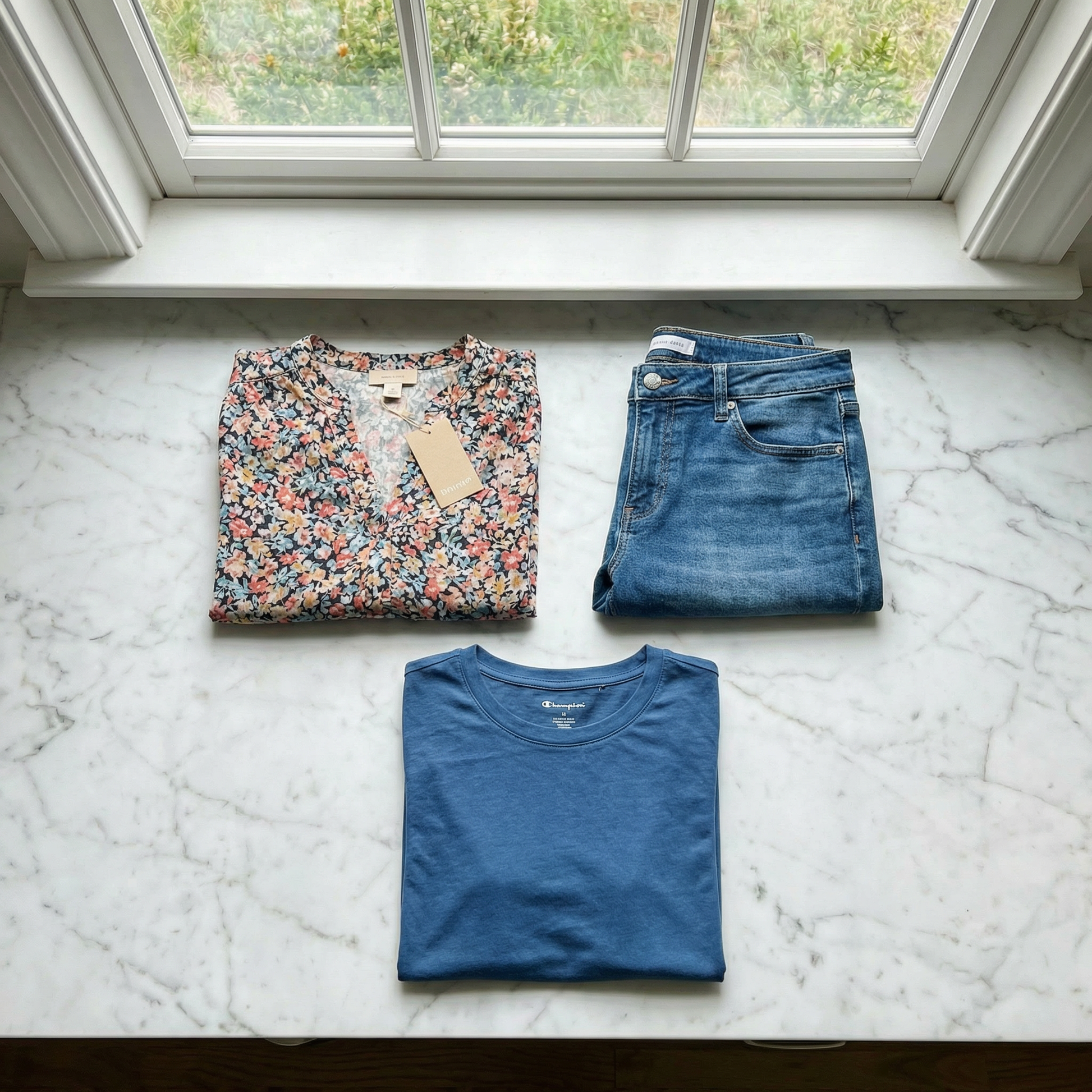 Mixed Women's Clothing Bundle — 25 Items